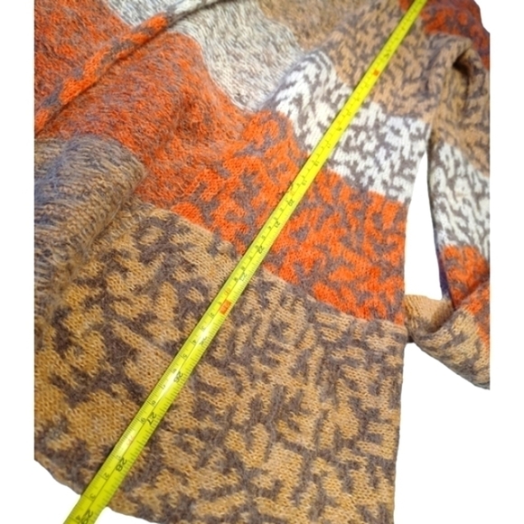 LUCY and Laurel Wool, Alpaca, Acrylic, Nylon, Lightweight, Women's Sweater - Picture 7 of 11